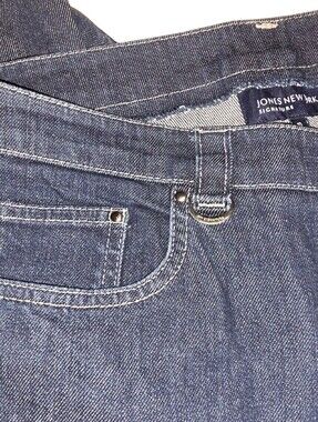 Jones New York Signature Bootcut Jeans Dark Wash Stretch Size 10